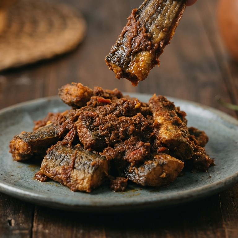 Ikan lindung Rendang  (gebakken paling)